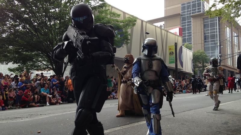 Illustration for article titled Vehicles Of The 2013 DragonCon Parade - Photo Dump
